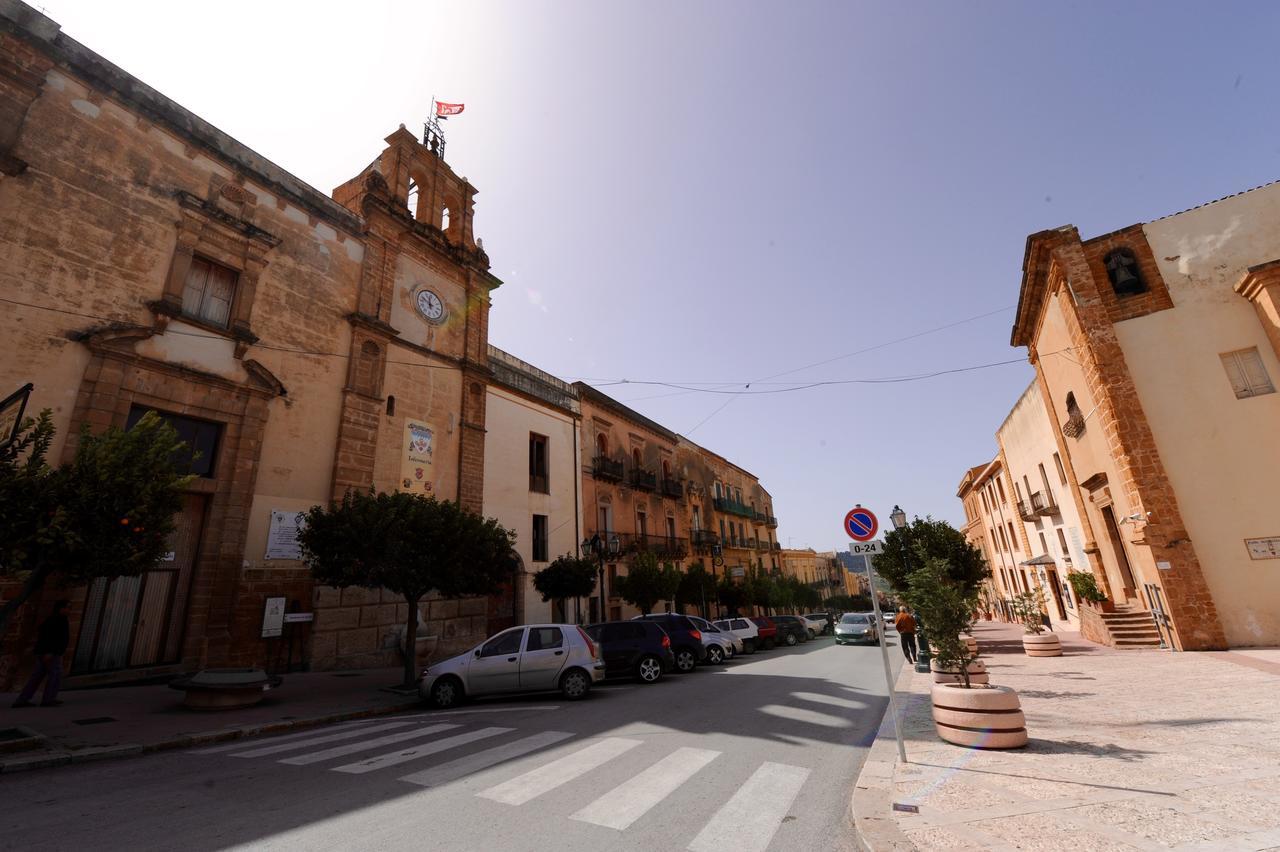 Il Cortile Del Marchese Beccadelli Panzió Sambuca di Sicilia Kültér fotó